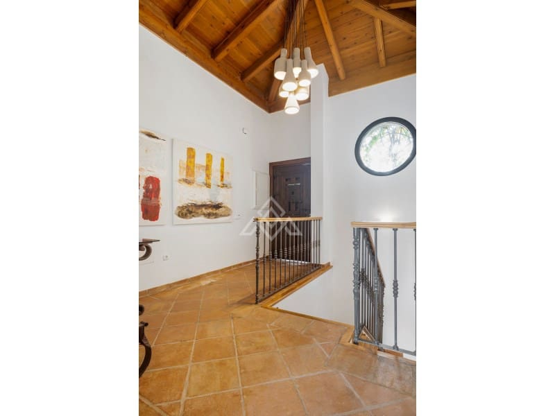 5 soveværelse Byhus til salg i La Quinta med garage - € 1.095.000 (Ref: 8954663)