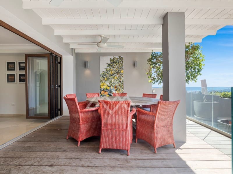 5 soveværelse Byhus til salg i La Quinta med garage - € 1.095.000 (Ref: 8954663)