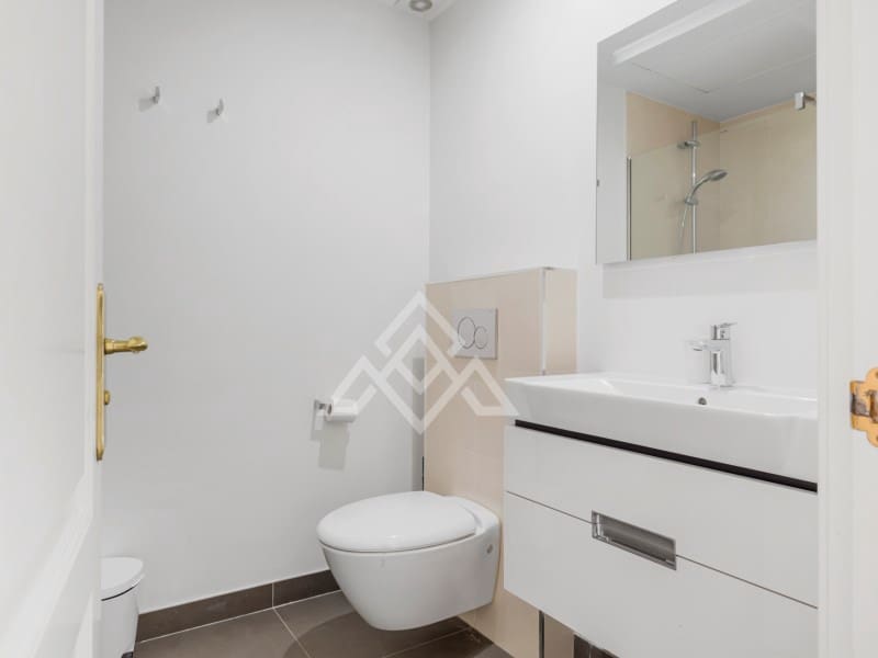 5 soveværelse Byhus til salg i La Quinta med garage - € 1.095.000 (Ref: 8954663)