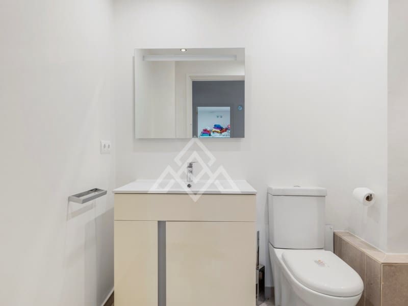 5 soveværelse Byhus til salg i La Quinta med garage - € 1.095.000 (Ref: 8954663)