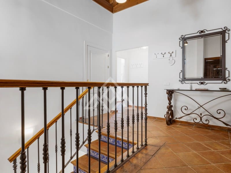 5 soveværelse Byhus til salg i La Quinta med garage - € 1.095.000 (Ref: 8954663)