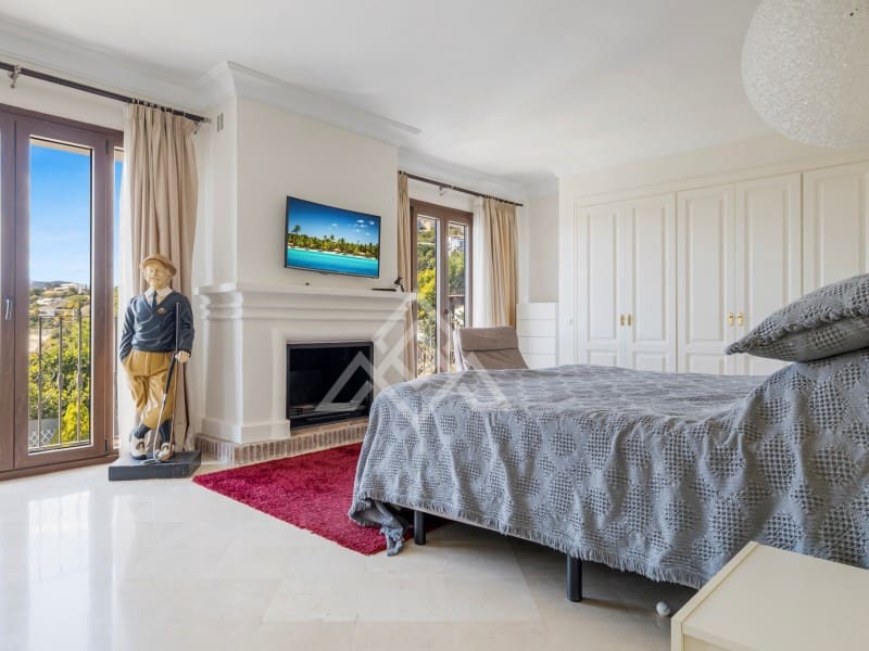 5 soveværelse Byhus til salg i La Quinta med garage - € 1.095.000 (Ref: 8954663)