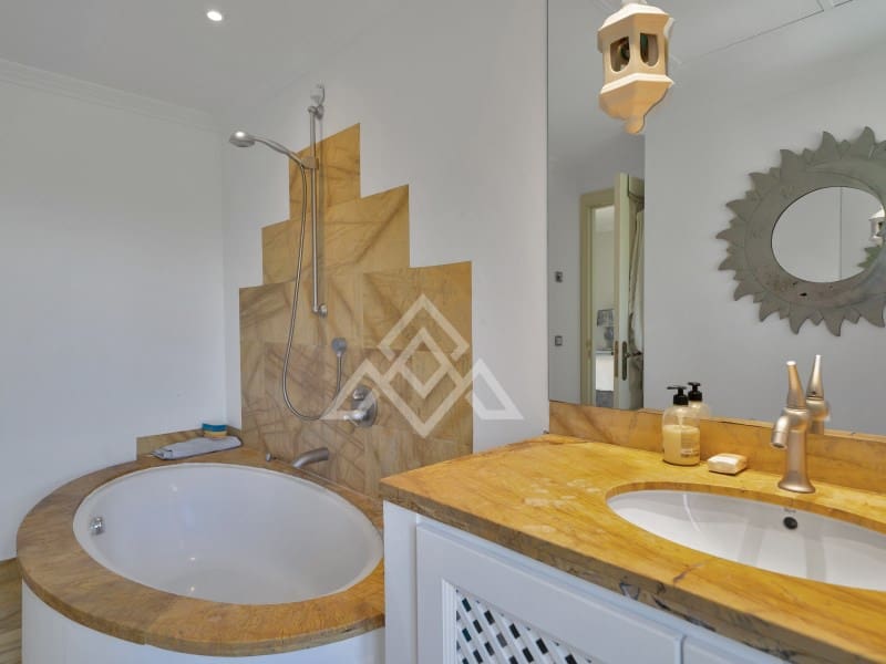 7 soveværelse Villa til salg i Benahavis med garage - € 4.750.000 (Ref: 8957934)