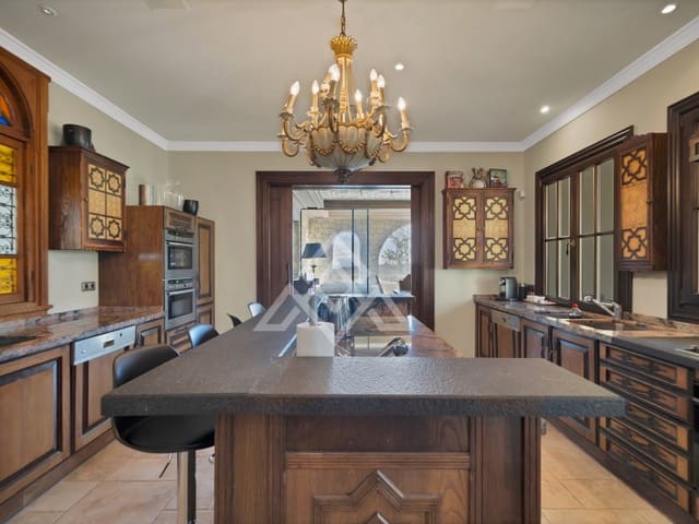 7 soveværelse Villa til salg i Montemayor - Marbella Club, Benahavís med garage - € 4.750.000 (Ref: 8957934)