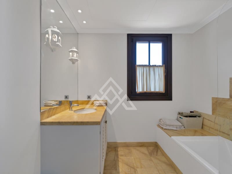 7 soveværelse Villa til salg i Benahavis med garage - € 4.750.000 (Ref: 8957934)