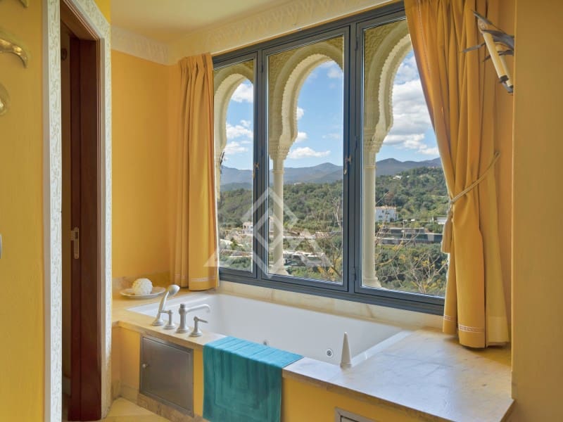 7 soveværelse Villa til salg i Benahavis med garage - € 4.750.000 (Ref: 8957934)