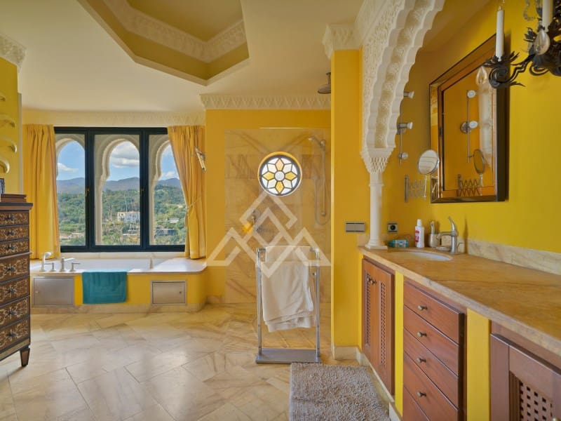 7 soveværelse Villa til salg i Benahavis med garage - € 4.750.000 (Ref: 8957934)