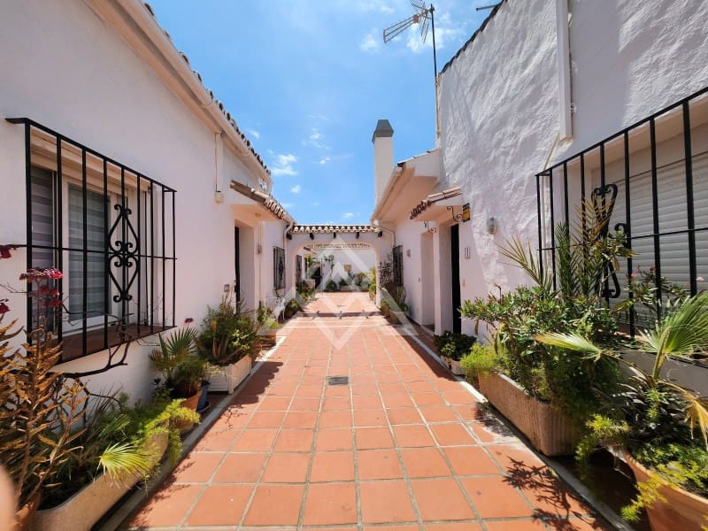 1 soveværelse Lejlighed til salg i Nueva Andalucia - € 525.000 (Ref: 8972804)