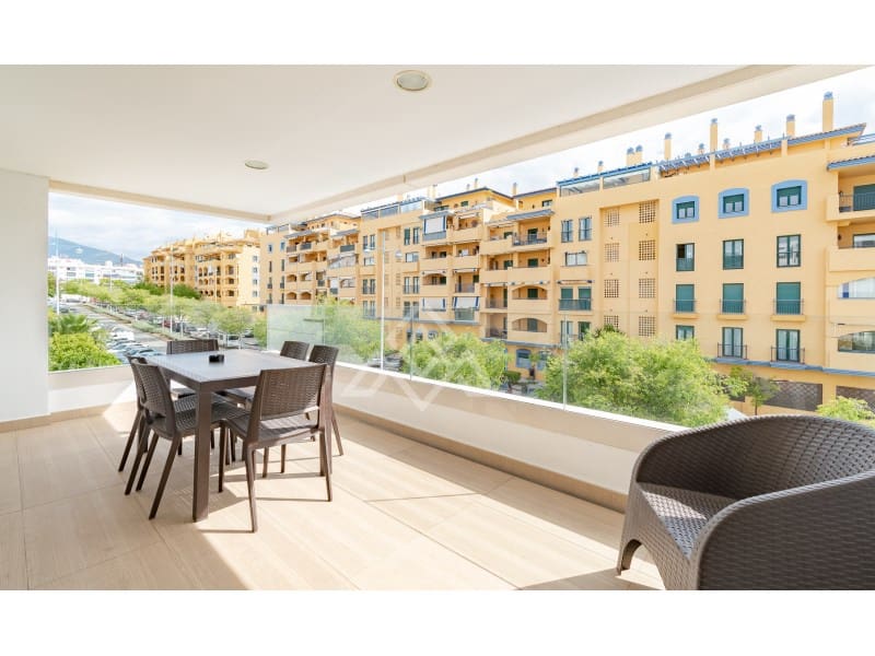 3 makuuhuone Huoneisto myytävänä paikassa San Pedro de Alcantara mukana 
autotalli - 665 000 € (Ref: 8986365)