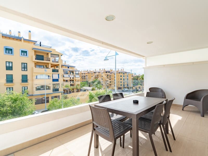 3 makuuhuone Huoneisto myytävänä paikassa San Pedro de Alcantara mukana 
autotalli - 665 000 € (Ref: 8986365)