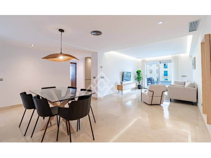 3 makuuhuone Huoneisto myytävänä paikassa San Pedro de Alcantara mukana 
autotalli - 665 000 € (Ref: 8986365)