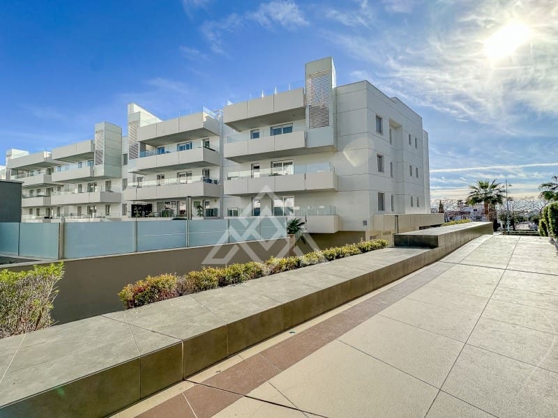 3 makuuhuone Huoneisto myytävänä paikassa San Pedro de Alcantara mukana 
autotalli - 665 000 € (Ref: 8986365)