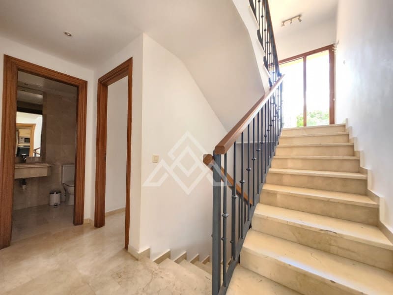 4 slaapkamer Huis te koop in Riviera del Sol - € 489.500 (Ref: 8988692)