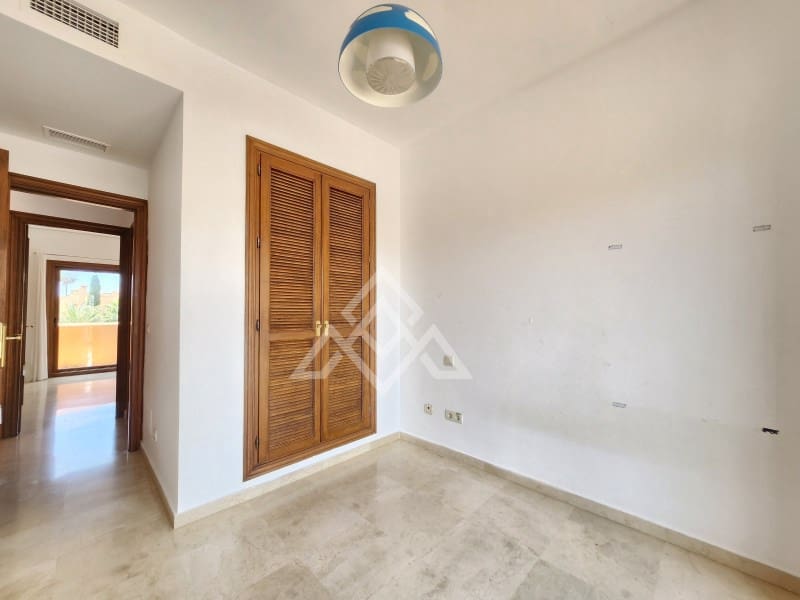 4 slaapkamer Huis te koop in Riviera del Sol - € 489.500 (Ref: 8988692)