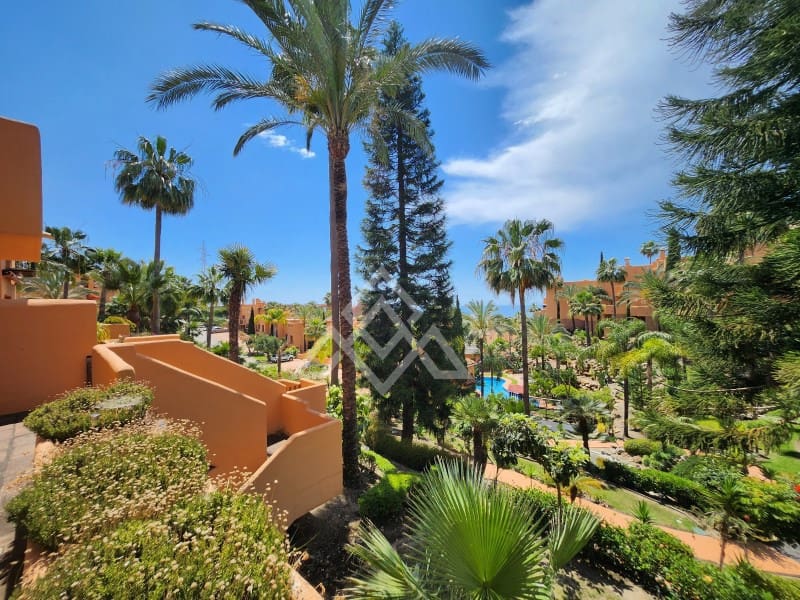 4 slaapkamer Huis te koop in Riviera del Sol - € 489.500 (Ref: 8988692)