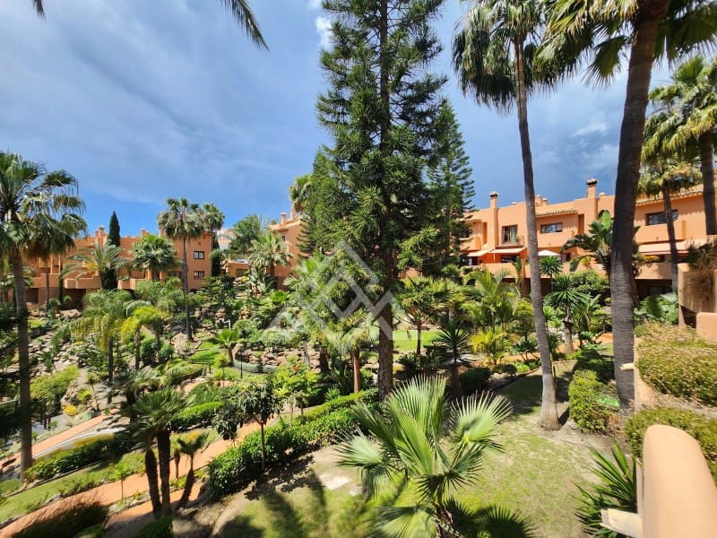 4 slaapkamer Huis te koop in Riviera del Sol - € 489.500 (Ref: 8988692)