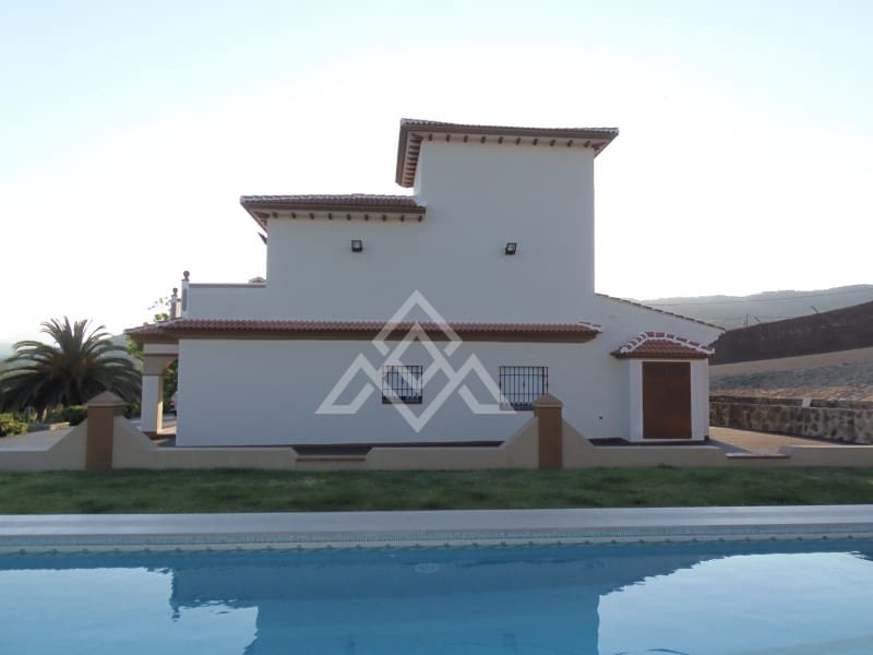 5 slaapkamer Villa te koop in Arriate met garage - € 550.000 (Ref: 9014540)