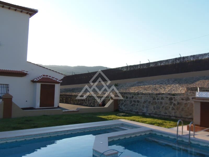 5 slaapkamer Villa te koop in Arriate met garage - € 550.000 (Ref: 9014540)