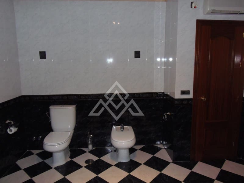 5 slaapkamer Villa te koop in Arriate met garage - € 550.000 (Ref: 9014540)