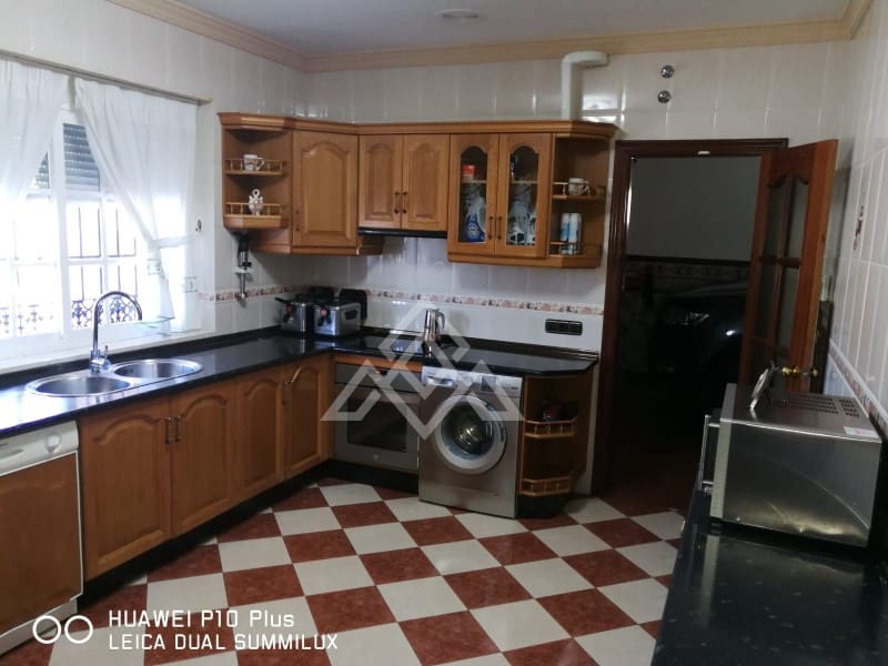 5 slaapkamer Villa te koop in Arriate met garage - € 550.000 (Ref: 9014540)