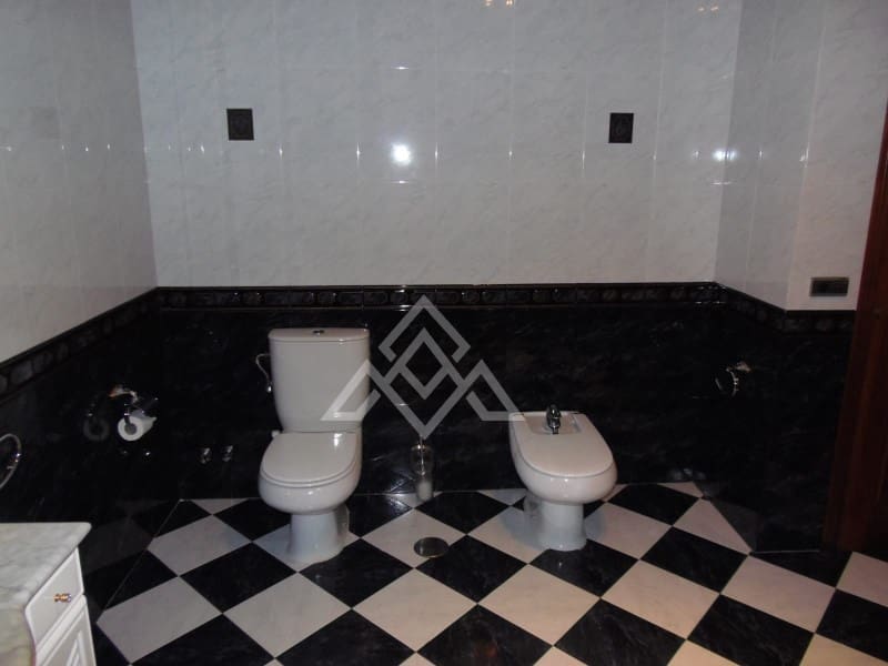 5 slaapkamer Villa te koop in Arriate met garage - € 550.000 (Ref: 9014540)