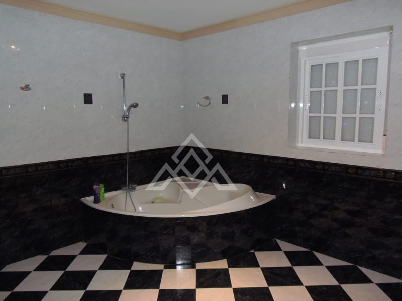 5 slaapkamer Villa te koop in Arriate met garage - € 550.000 (Ref: 9014540)