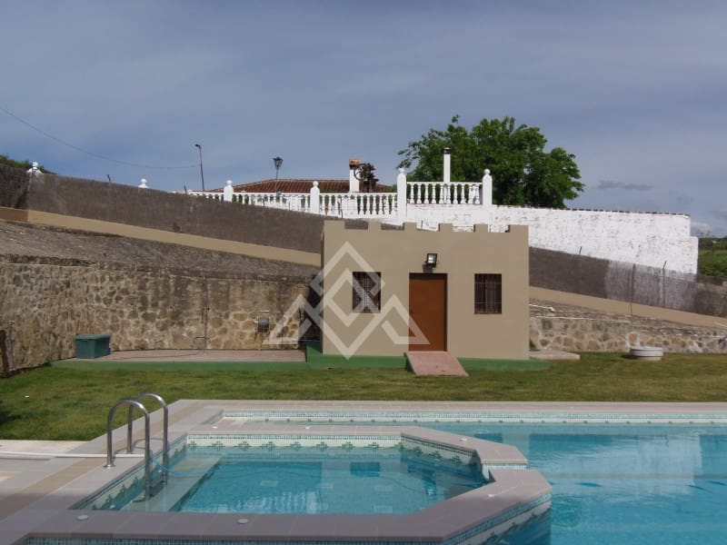 5 slaapkamer Villa te koop in Arriate met garage - € 550.000 (Ref: 9014540)