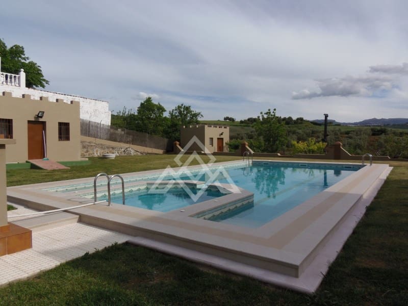 5 slaapkamer Villa te koop in Arriate met garage - € 550.000 (Ref: 9014540)