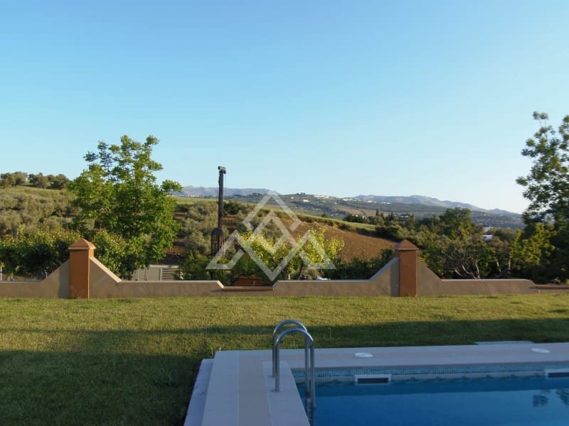 5 slaapkamer Villa te koop in Arriate met garage - € 550.000 (Ref: 9014540)