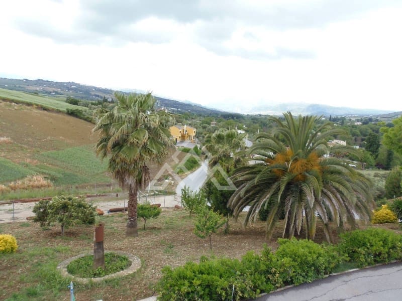 5 slaapkamer Villa te koop in Arriate met garage - € 550.000 (Ref: 9014540)