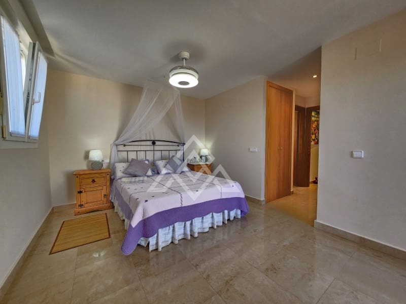 2 sypialnia Penthouse na sprzedaż w Manilva z garażem - 265 000 € (Ref: 9017327)