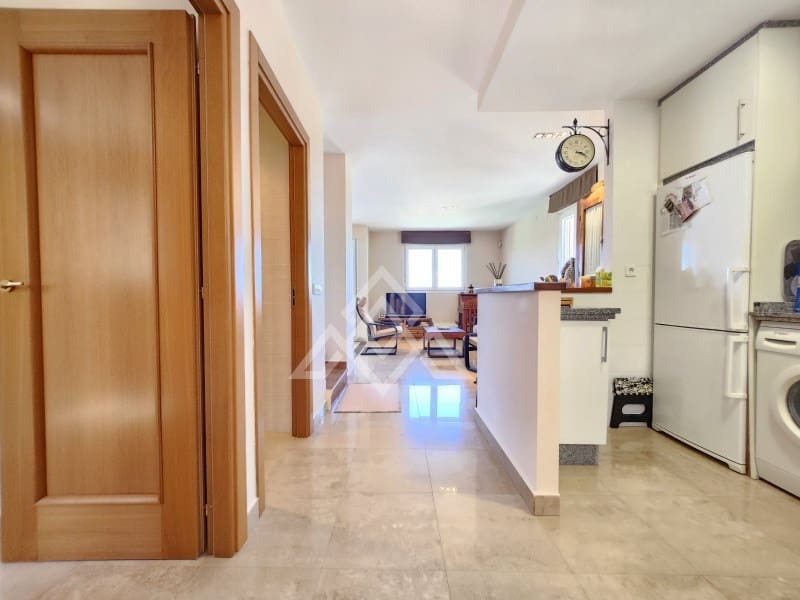 2 sypialnia Penthouse na sprzedaż w Manilva z garażem - 265 000 € (Ref: 9017327)