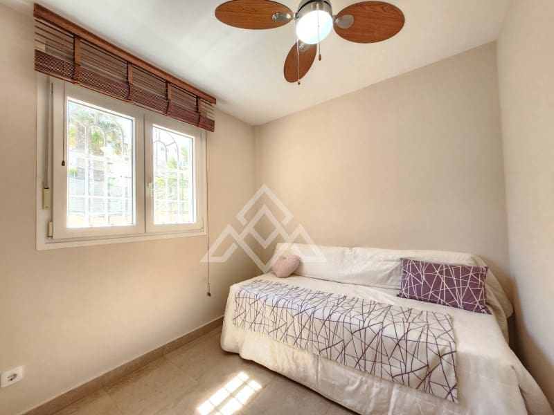 2 sypialnia Penthouse na sprzedaż w Manilva z garażem - 265 000 € (Ref: 9017327)