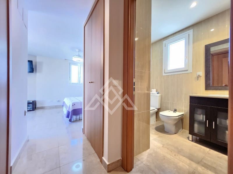 2 sypialnia Penthouse na sprzedaż w Manilva z garażem - 265 000 € (Ref: 9017327)