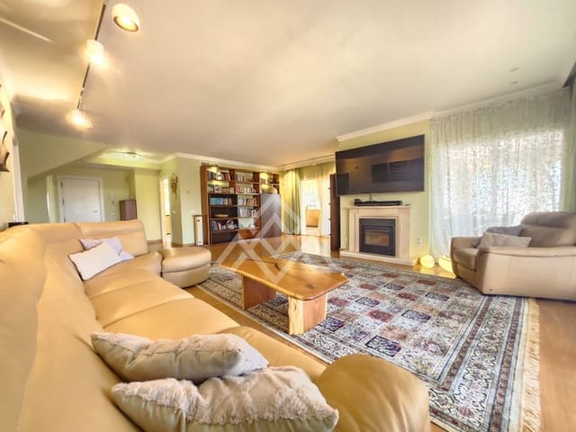 3 bedroom Penthouse for sale in La Alquería, Estepona with garage - € 1,320,000 (Ref: 9026541)