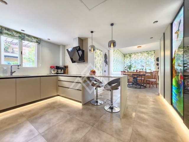 3 bedroom Penthouse for sale in La Alquería, Estepona with garage - € 1,320,000 (Ref: 9026541)