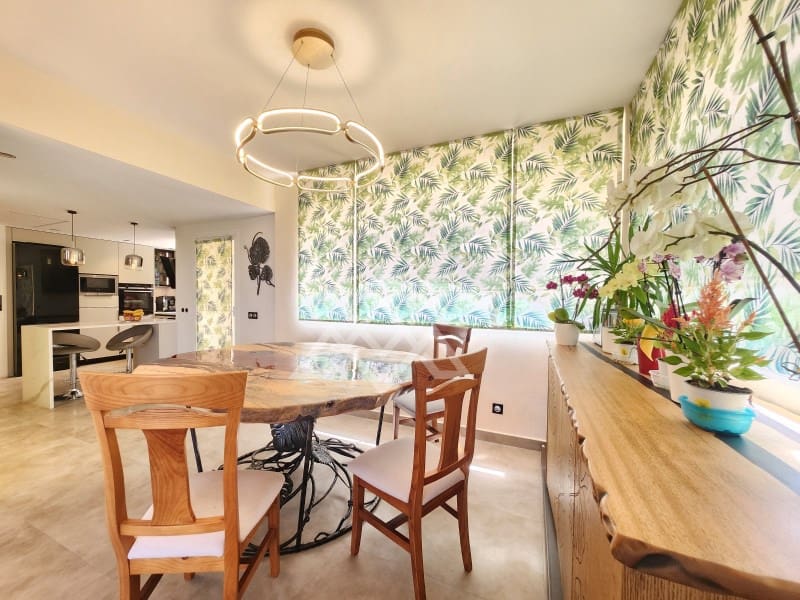 3 soverom Penthouse til salgs i Estepona med garasje - € 1 250 000 (Ref: 9026541)