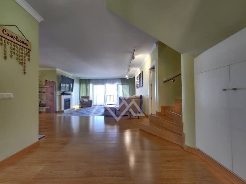 3 soverom Penthouse til salgs i Estepona med garasje - € 1 250 000 (Ref: 9026541)