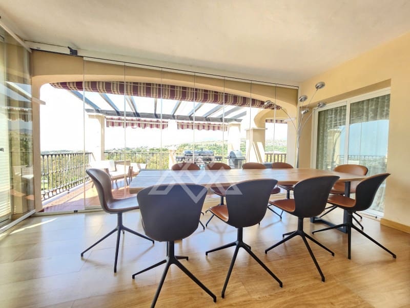 3 soverom Penthouse til salgs i Estepona med garasje - € 1 250 000 (Ref: 9026541)
