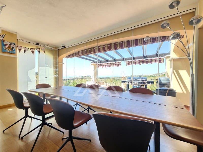 3 soverom Penthouse til salgs i Estepona med garasje - € 1 250 000 (Ref: 9026541)