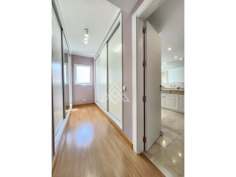 3 soverom Penthouse til salgs i Estepona med garasje - € 1 250 000 (Ref: 9026541)