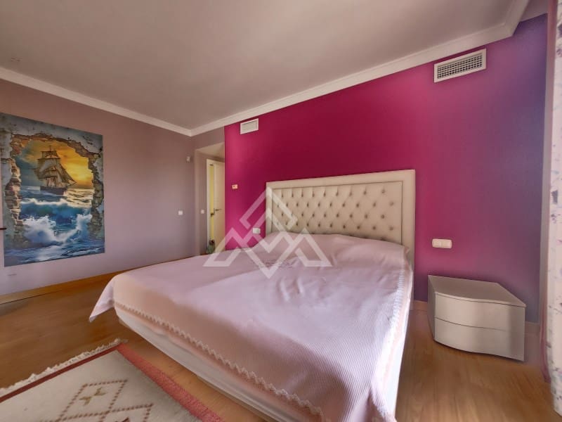 3 soverom Penthouse til salgs i Estepona med garasje - € 1 250 000 (Ref: 9026541)