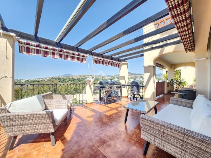 3 soverom Penthouse til salgs i Estepona med garasje - € 1 250 000 (Ref: 9026541)