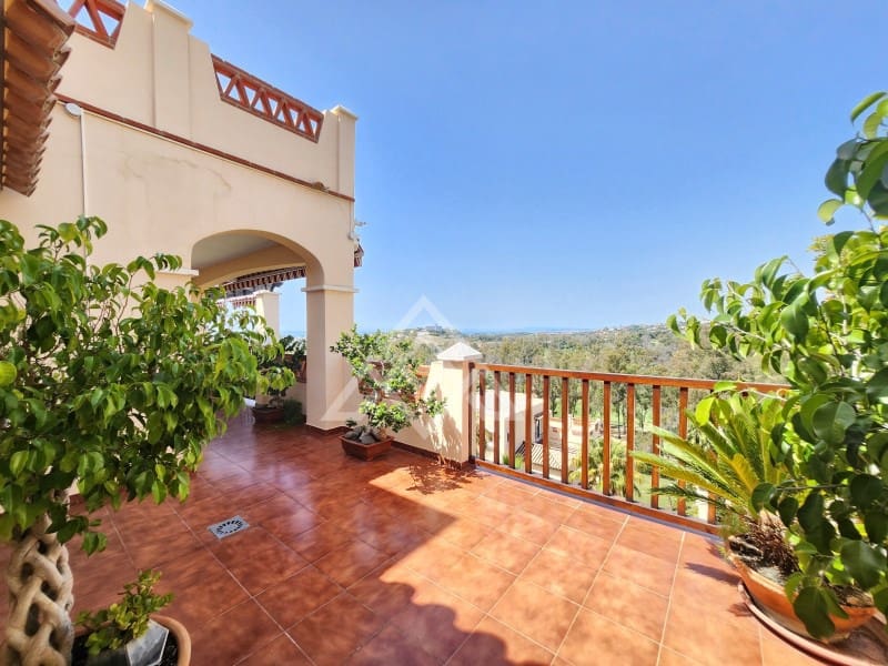 3 soverom Penthouse til salgs i Estepona med garasje - € 1 250 000 (Ref: 9026541)