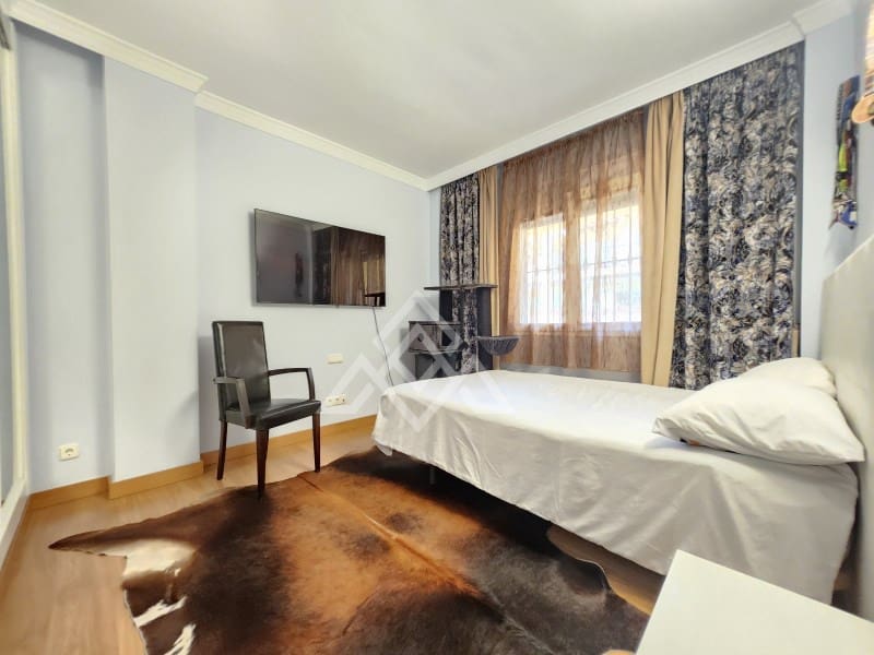 3 soverom Penthouse til salgs i Estepona med garasje - € 1 250 000 (Ref: 9026541)