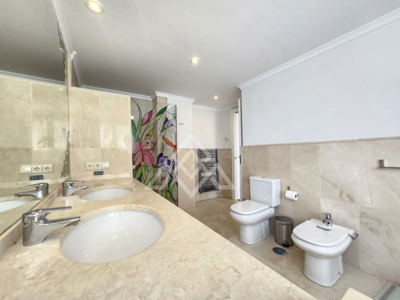 3 soverom Penthouse til salgs i Estepona med garasje - € 1 250 000 (Ref: 9026541)