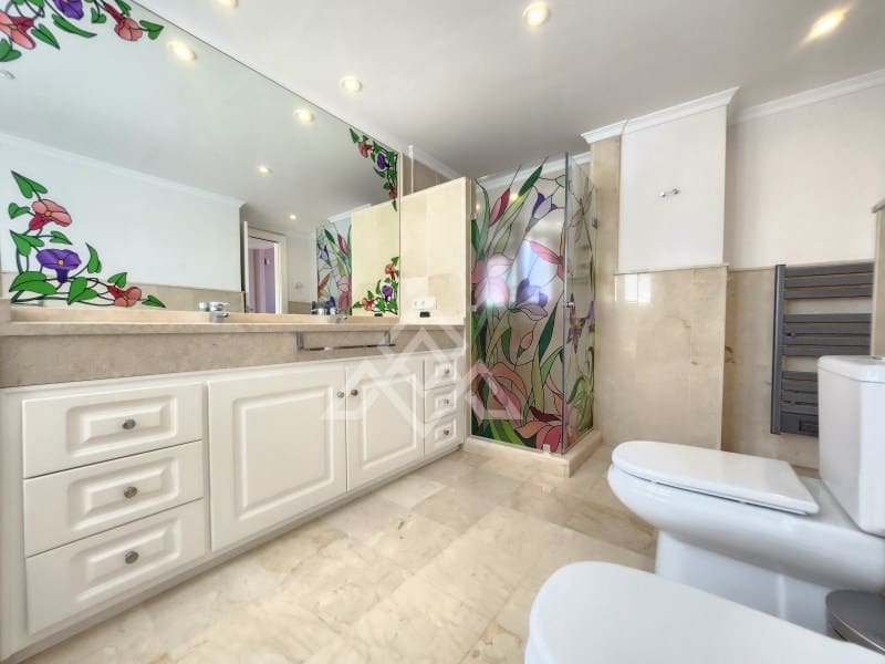 3 soverom Penthouse til salgs i Estepona med garasje - € 1 250 000 (Ref: 9026541)