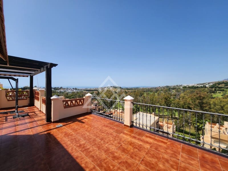 3 soverom Penthouse til salgs i Estepona med garasje - € 1 250 000 (Ref: 9026541)