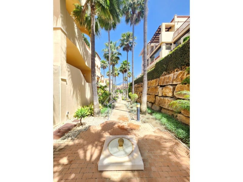 3 soverom Penthouse til salgs i Estepona med garasje - € 1 250 000 (Ref: 9026541)