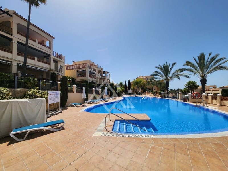 3 soverom Penthouse til salgs i Estepona med garasje - € 1 250 000 (Ref: 9026541)